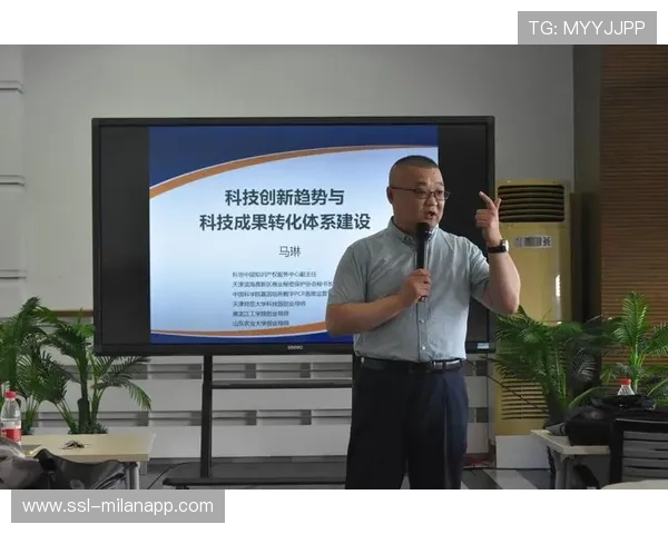 “足球+科技”双轮驱动，行业创新迈出坚实步伐，双轮驱动就是要让科技创新